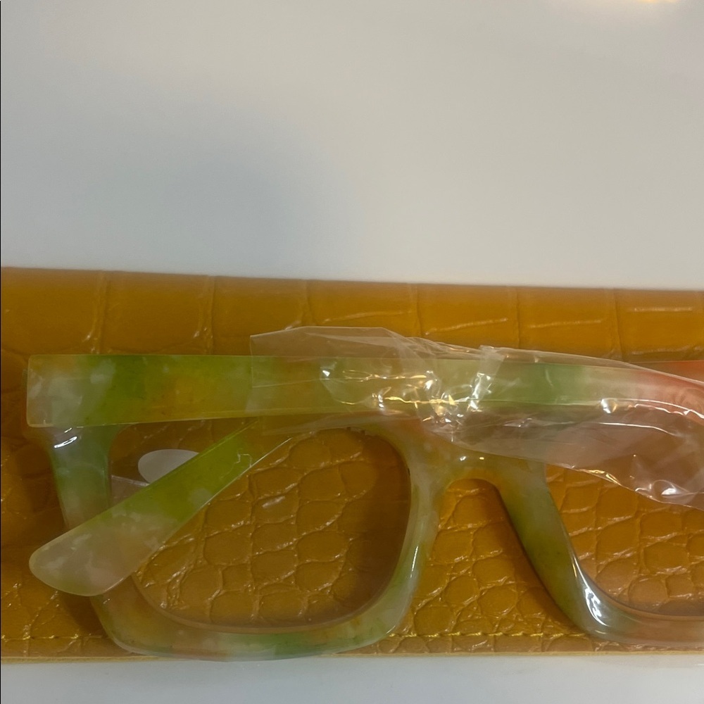 Green Rhinestone Reading glasses with Pearl Accents - Picture 8 of 8